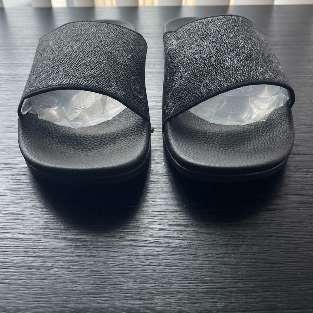 Classic sides with Black and Gray monogram size 45 EU Slide Sandals - Picture 2 of 9